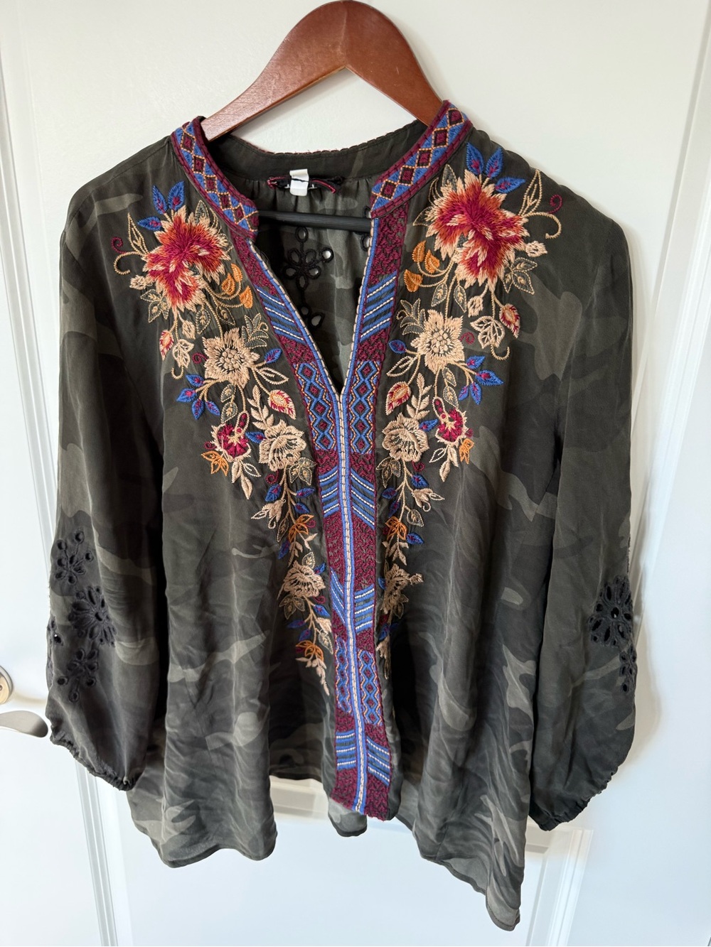 Johnny Was Mona Silk Effortless Camo Swing Blouse Size Large